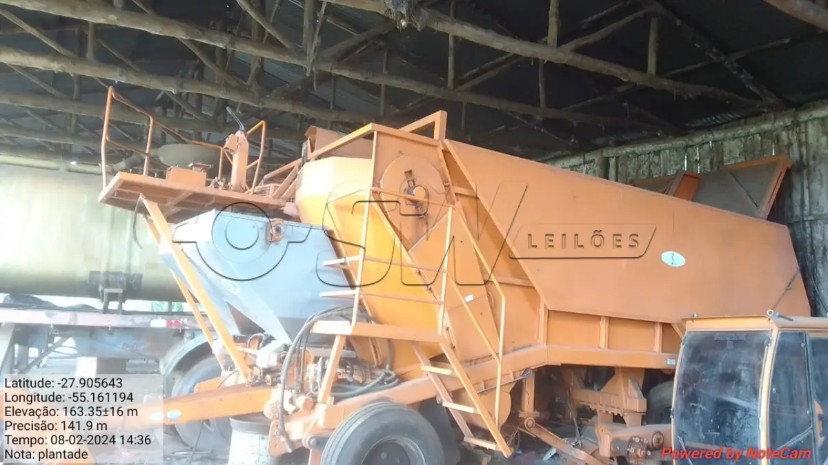 LOTE 004 - Plantadora de cana de açúcar picada.