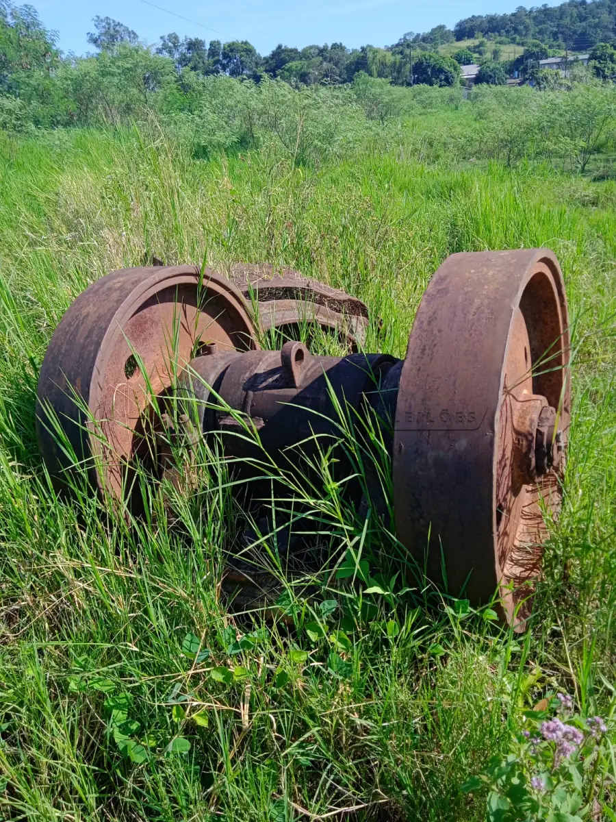 LOTE 001 - Peneira rotativa M Plang / Britador Plang / Dois Motores Weg