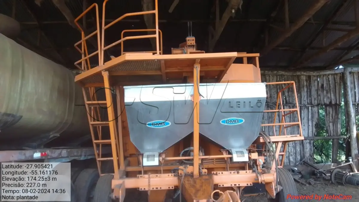 LOTE 004 - Plantadora de cana de açúcar picada.