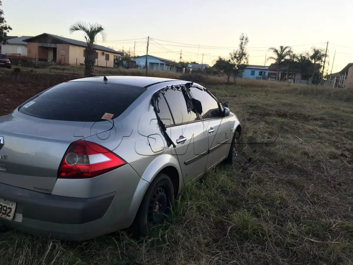 LOTE 001 - RENAULT MEGANESD