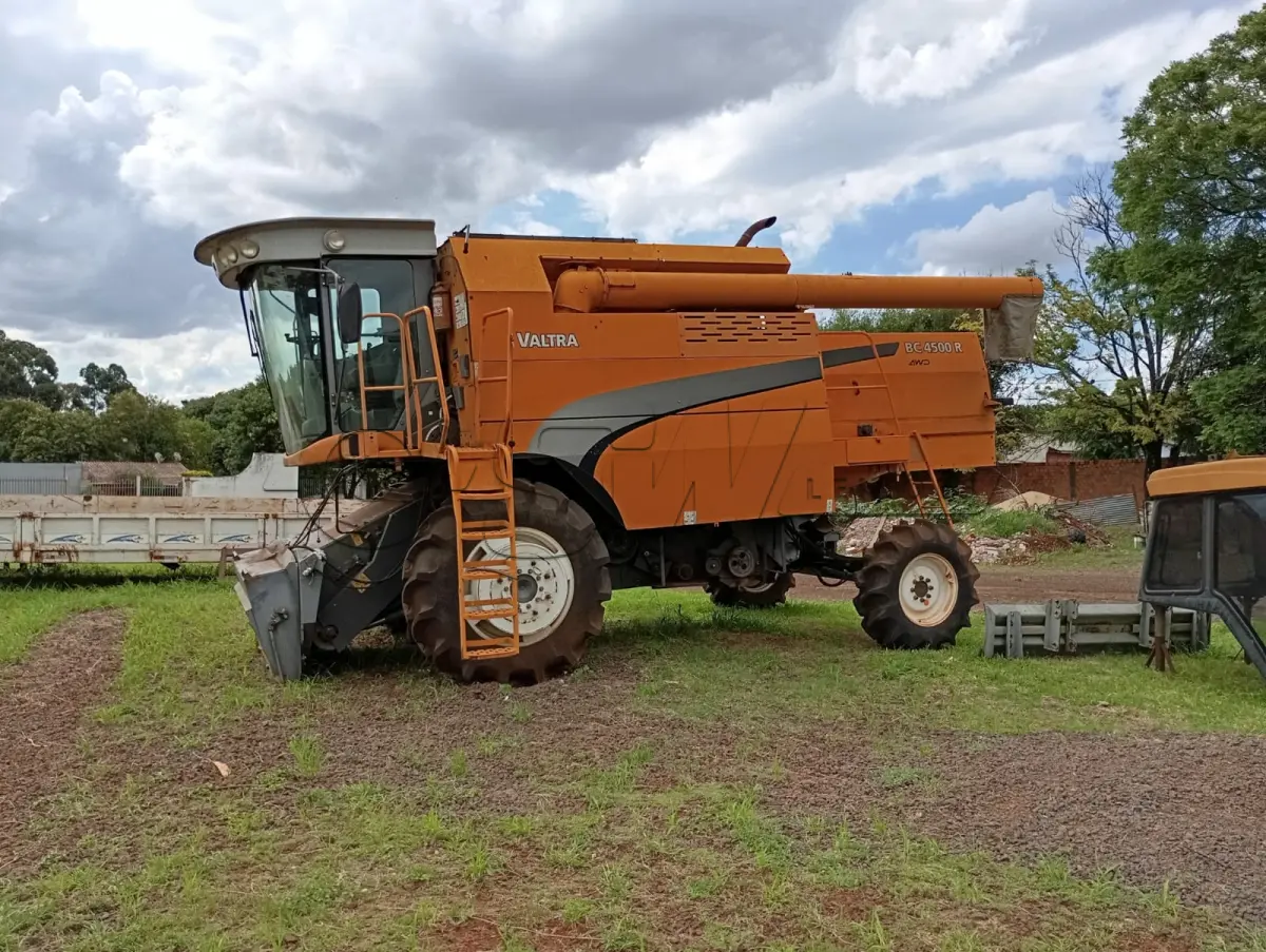 Colheitadeira Valtra BC 4500