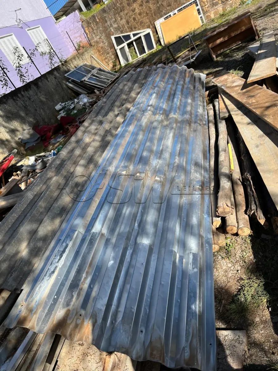 LOTE 005 - Folhas de telha de Aluzinco