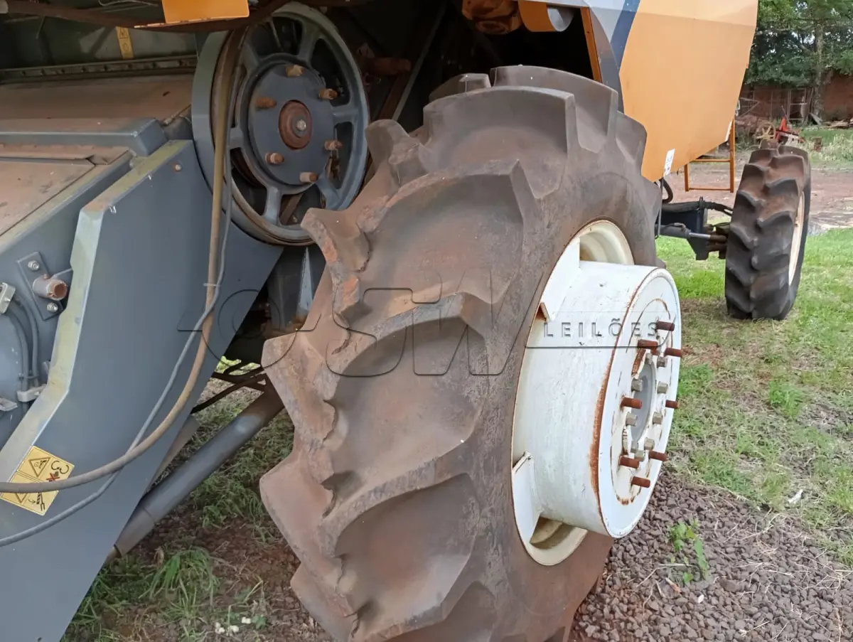 Colheitadeira Valtra BC 4500