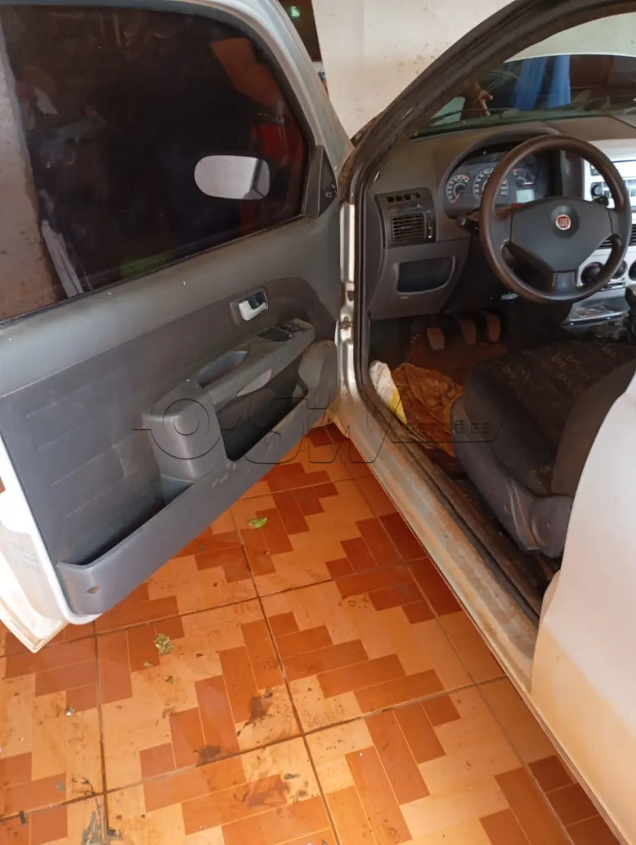 LOTE 001 - FIAT STRADA