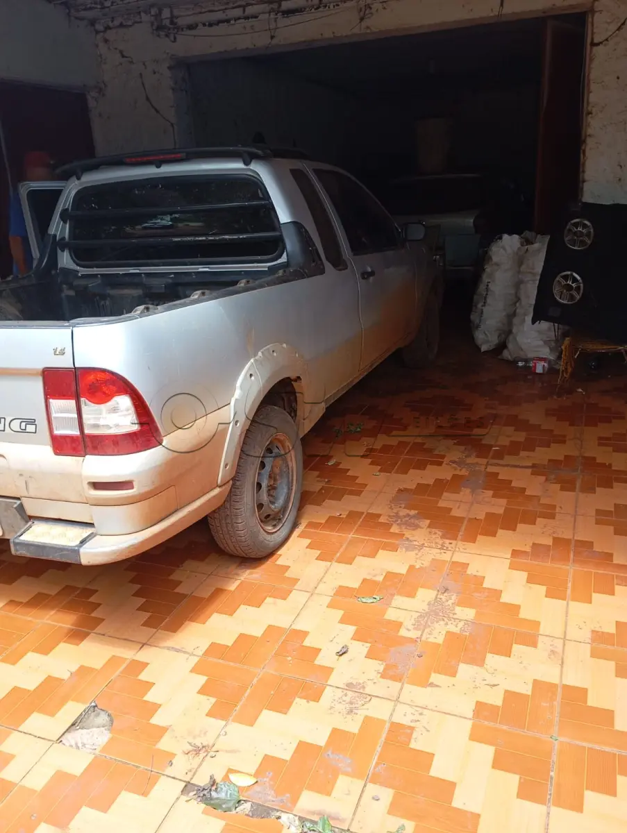 LOTE 001 - FIAT STRADA
