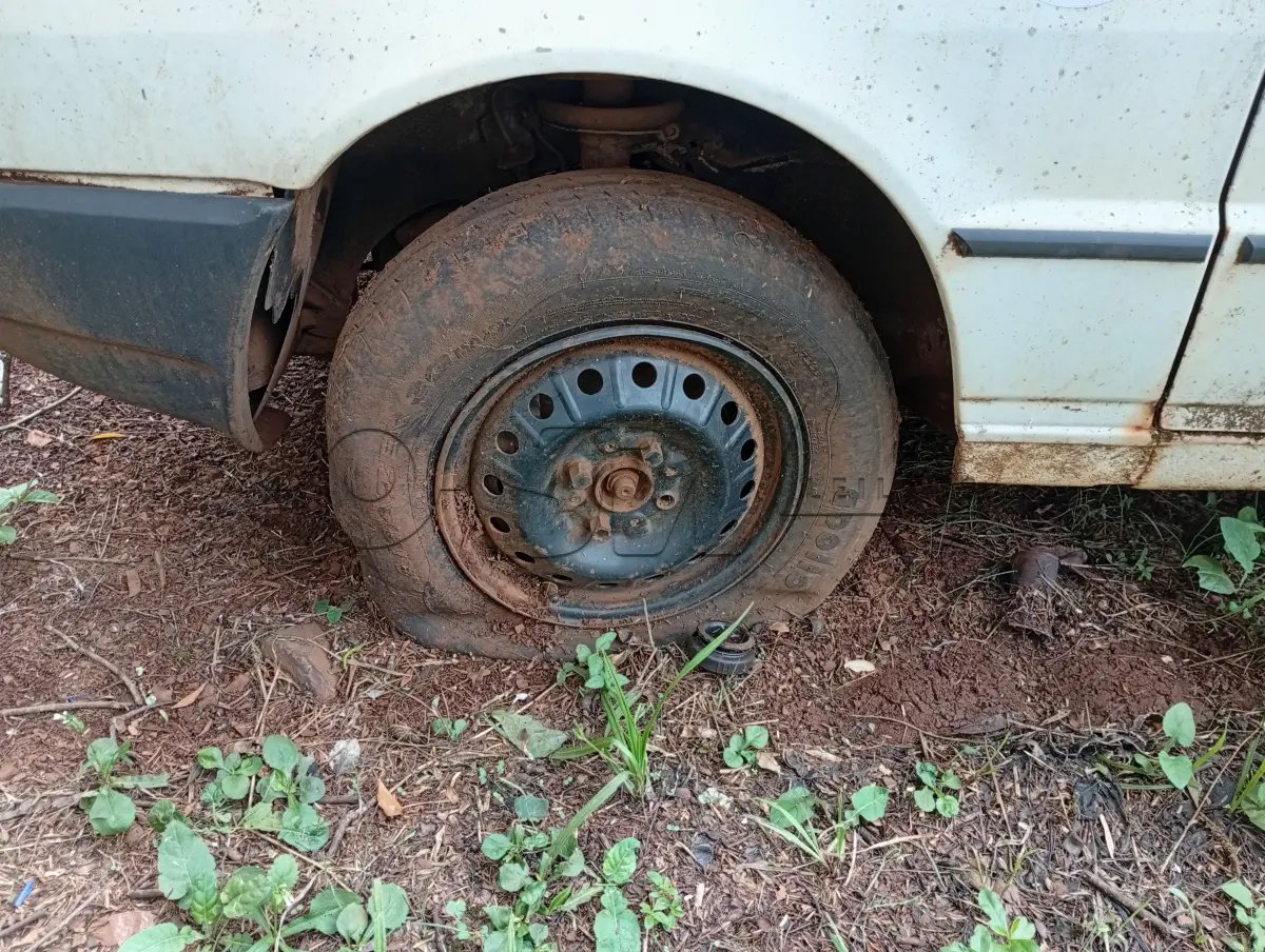 LOTE 001 - AUTOMÓVEL FIAT UNO MILE SX, Placas IHP 3G56, RENAVAM 00699332761