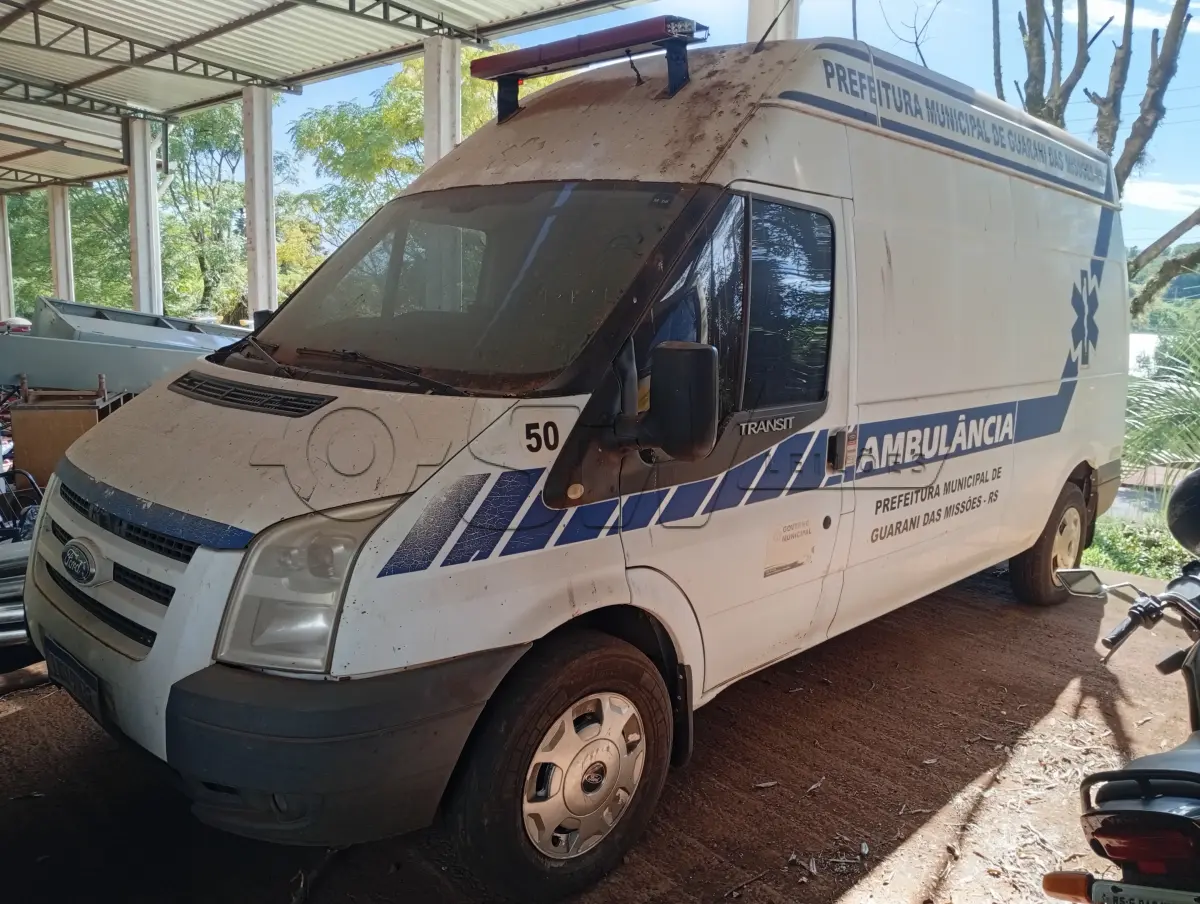 LOTE 023 - CAMINHONETE (AMBULÂNCIA), Placas IUX 9H30, RENAVAM 00589165046