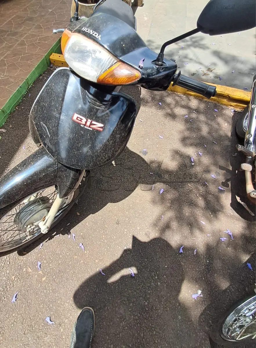 LOTE 002 - HONDA C100 BIZ