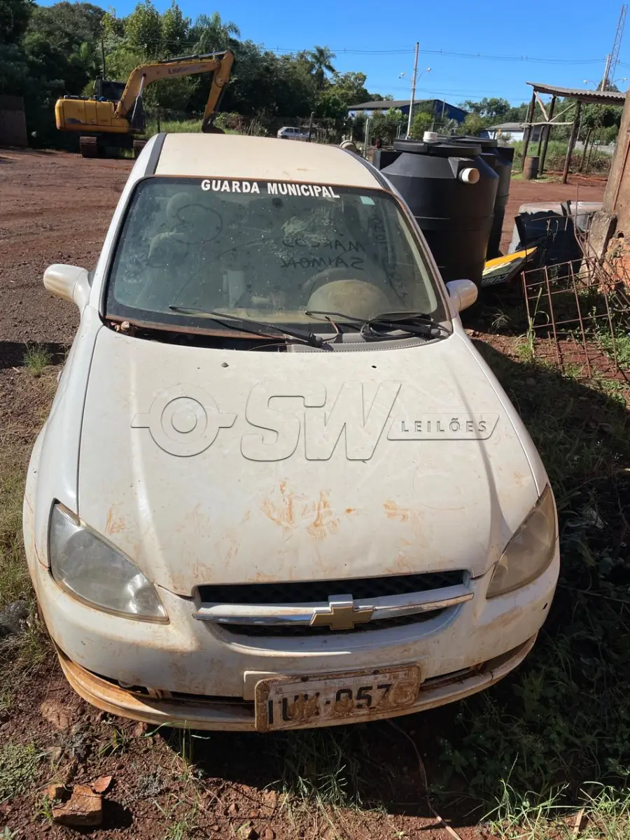 LOTE 001 - AUTOMÓVEL CORSA CLASSIC