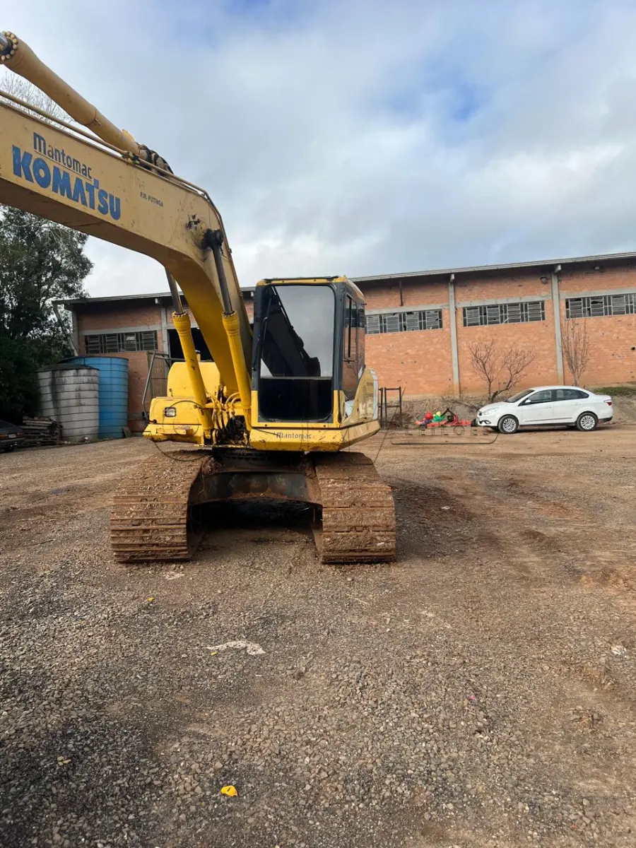 LOTE 010 - Escavadeira Hidráulica, marca Komatsu, modelo PC 160 LC-7B