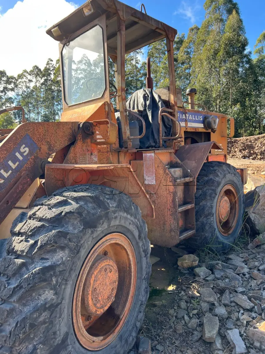 LOTE 020 - carregador, marca Fiatallis, modelo FR 12B (horímetro 22.089 (vinte e duas mil e oitenta e nove) horas trabalhadas)