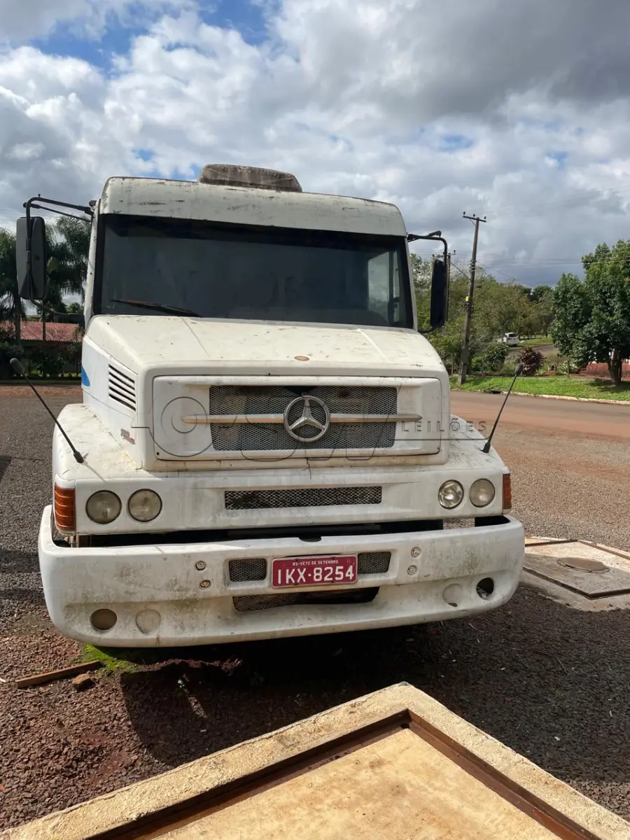 LOTE 002 - Caminhão Mercedes Benz