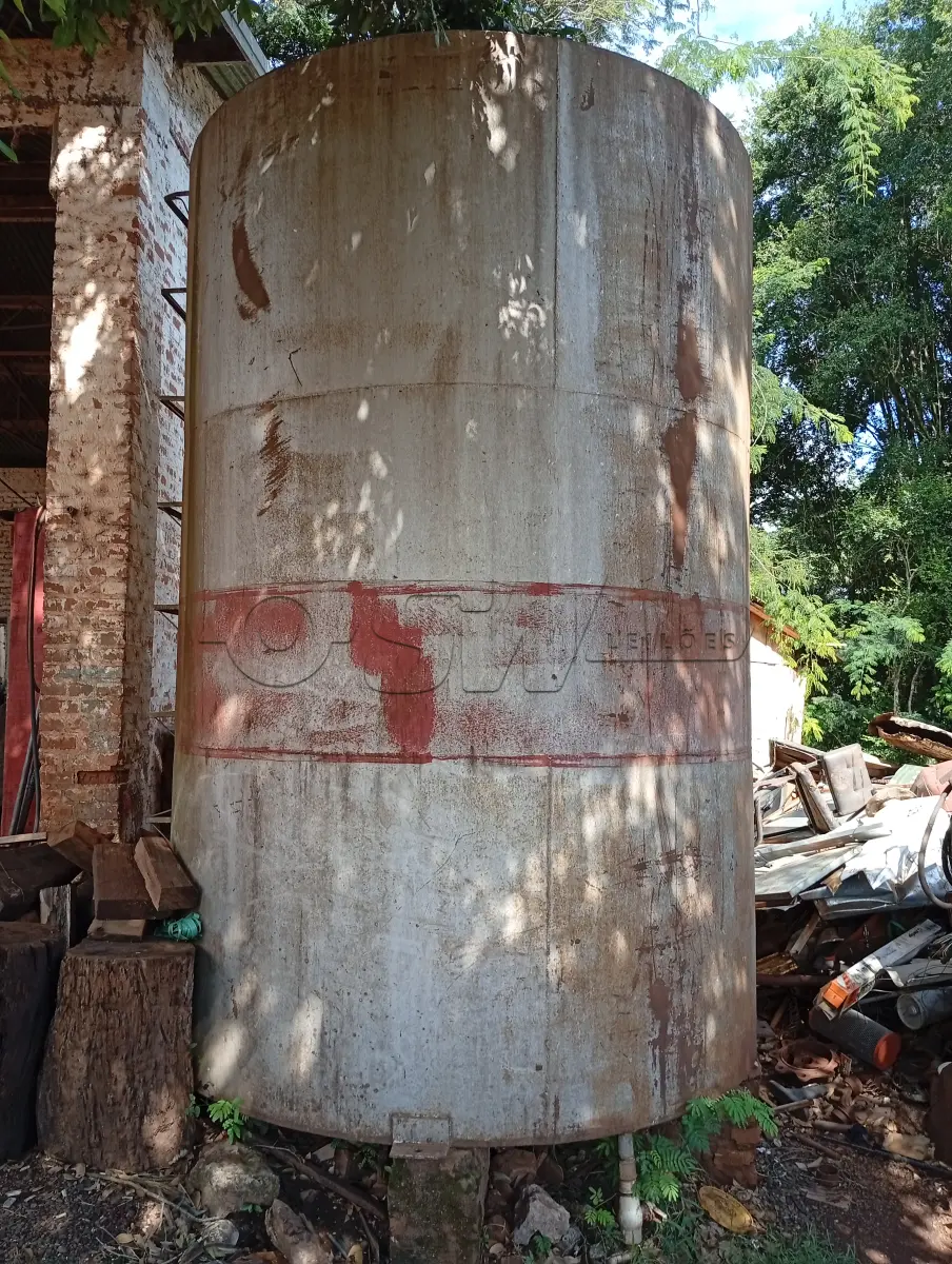 LOTE 017 - EQUIPAMENTO - TANQUE DE FERRO COM 10.000 DE LITROS, NA SECRETARIA DE OBRAS.