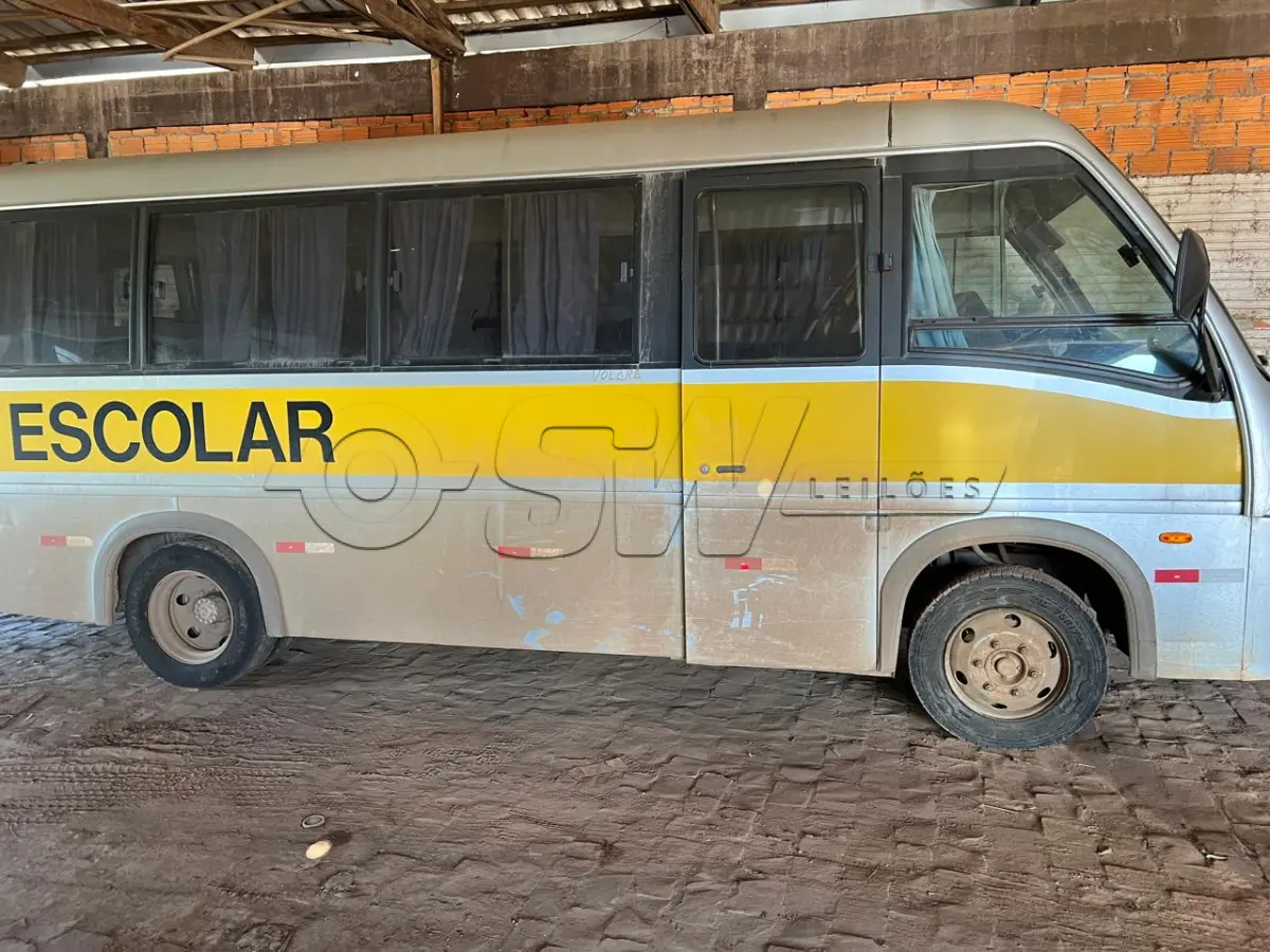 LOTE 015 - Ônibus MARCOPOLO/VOLARE V8 ON, ano/mod. 2005/2006, cor prata