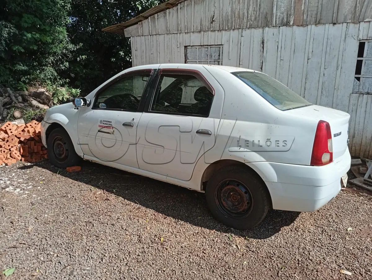 LOTE 031 - AUTOMÓVEL PASSAGEIRO, Placas DJF 4108, RENAVAM 00946375615