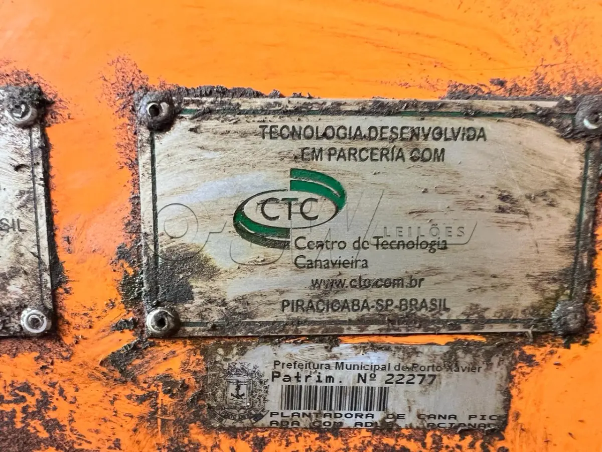 LOTE 004 - Plantadora de cana de açúcar picada.