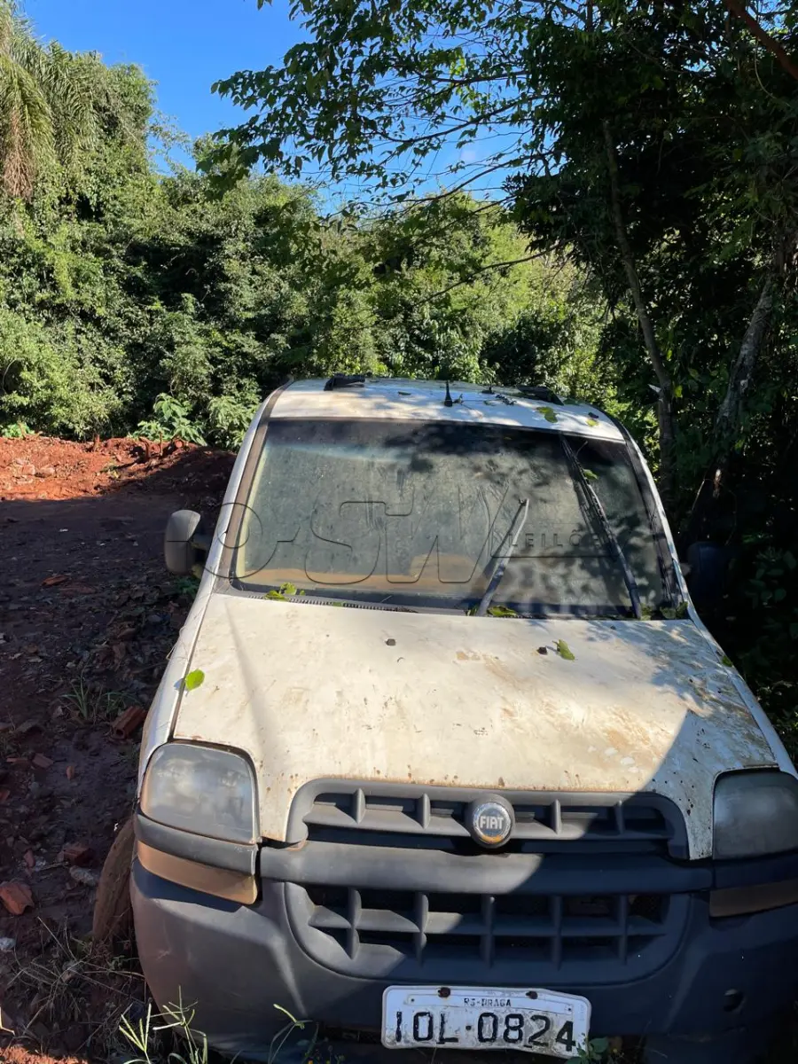 LOTE 004 - AUTOMÓVEL FIAT DOBLO