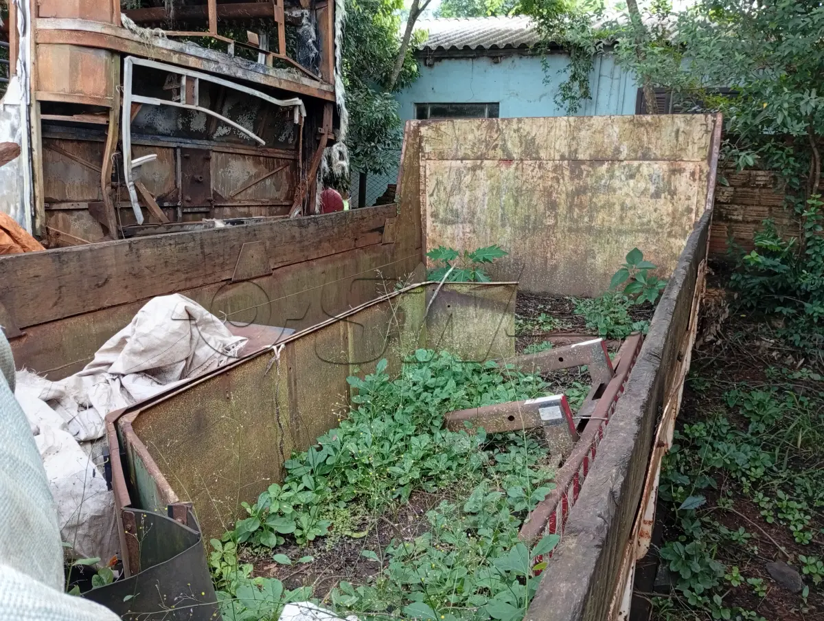 LOTE 013 - EQUIPAMENTO - CAÇAMBA BASCULANTE, medindo 4,75x2,40x0,50, marca KUBITZ Nº KB 024,