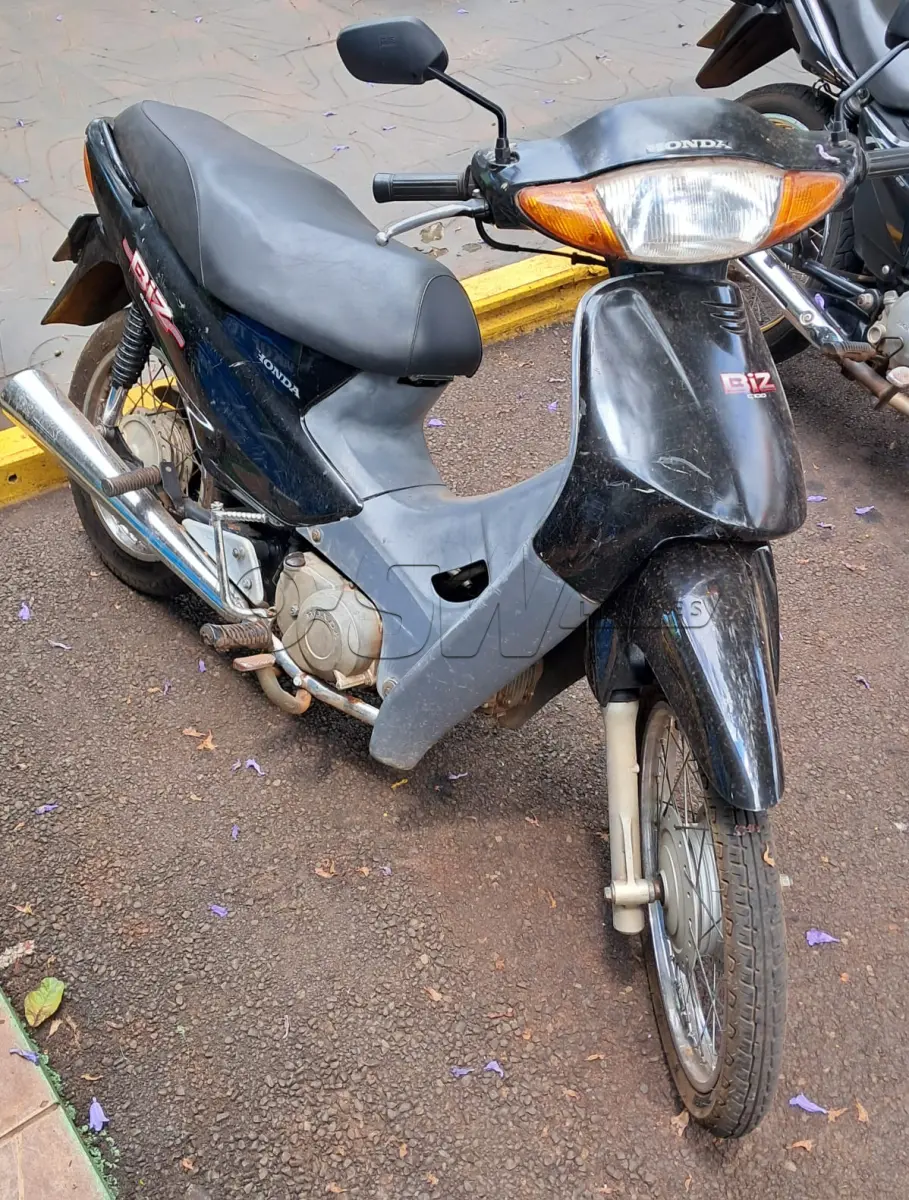 LOTE 002 - HONDA C100 BIZ