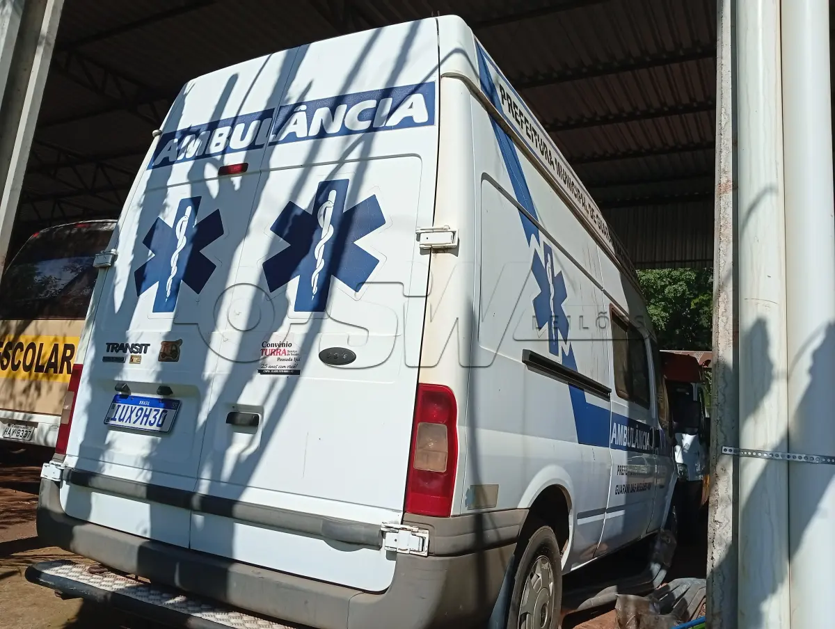 LOTE 023 - CAMINHONETE (AMBULÂNCIA), Placas IUX 9H30, RENAVAM 00589165046