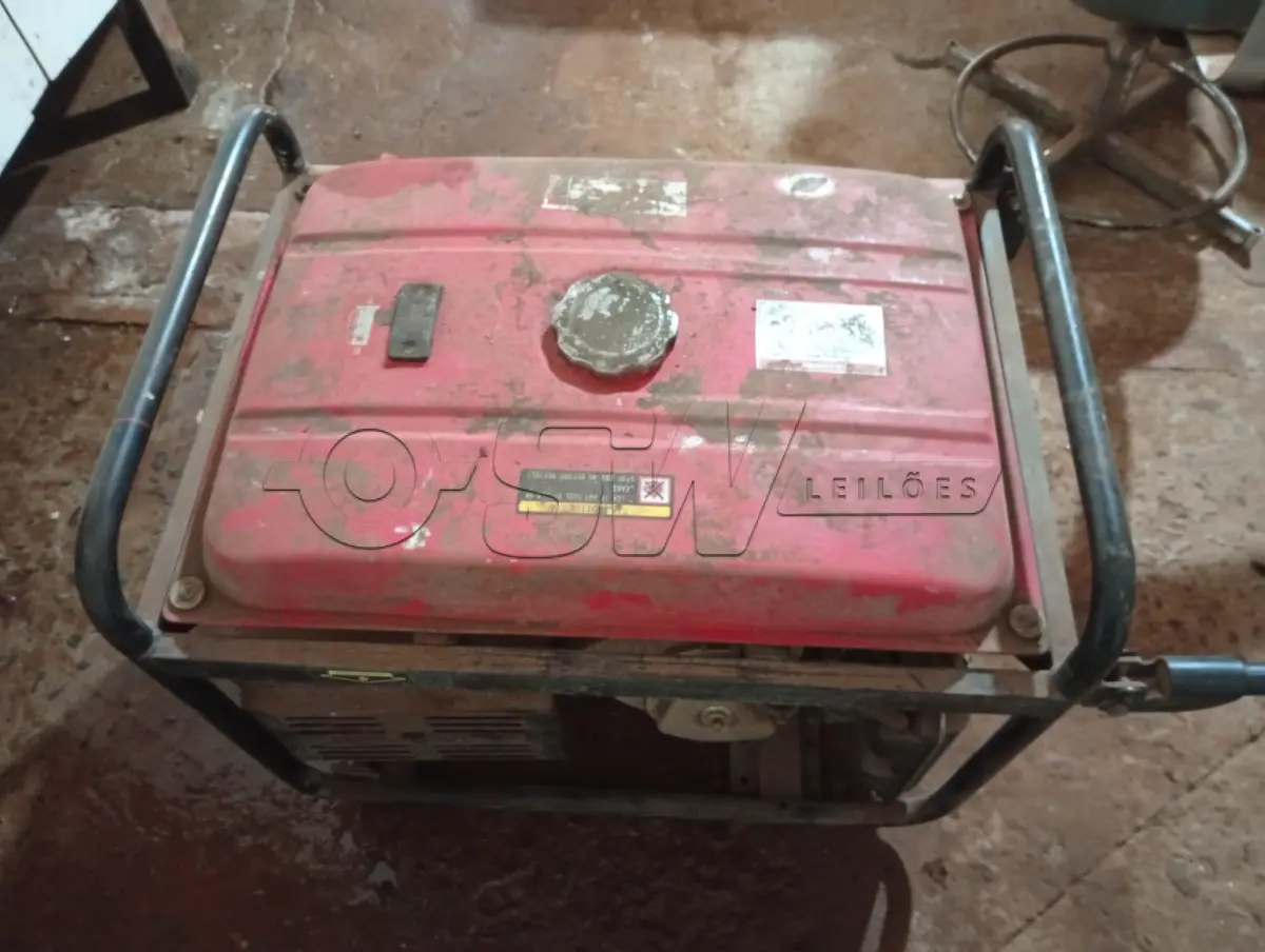 LOTE 026 - 01 GERADOR  DE ENERGIA