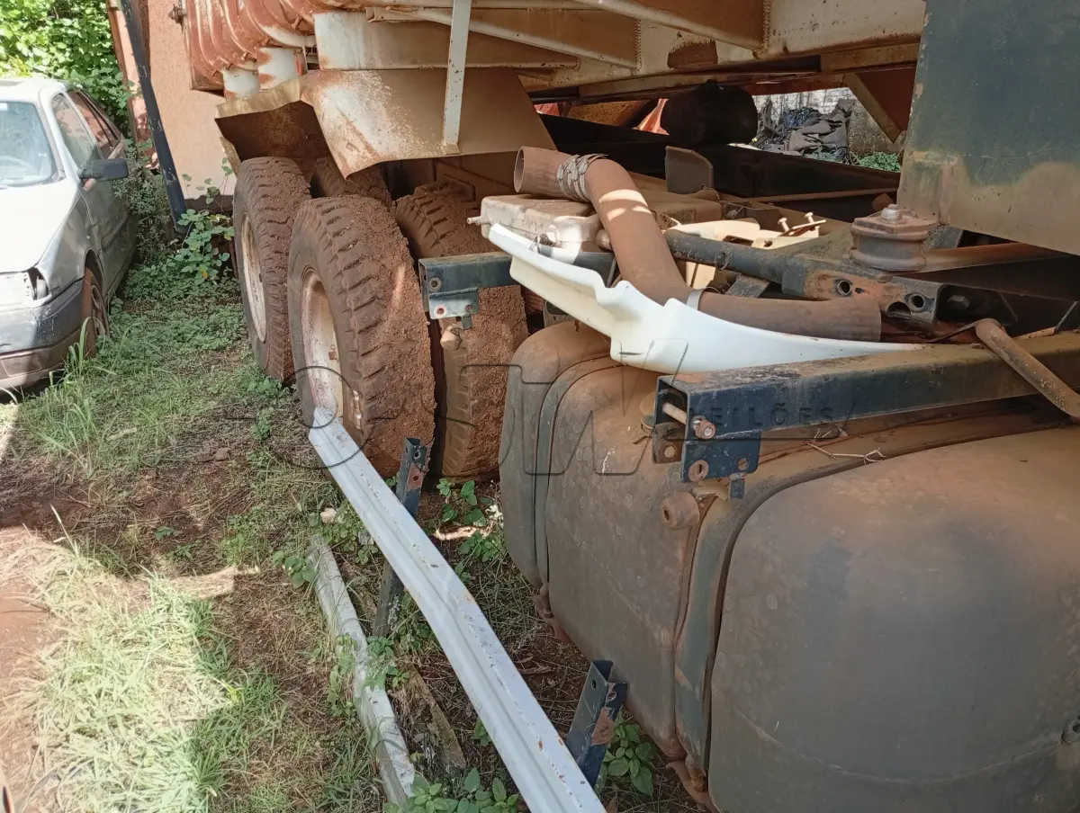 LOTE 022 - CAMINHÃO CAÇAMBA, placas  JZO8227, RENAVAM 00785152881,