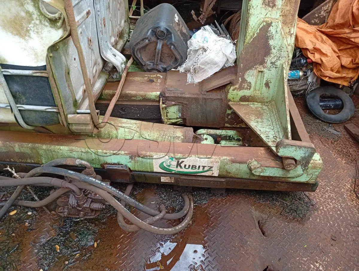 LOTE 013 - EQUIPAMENTO - CAÇAMBA BASCULANTE, medindo 4,75x2,40x0,50, marca KUBITZ Nº KB 024,