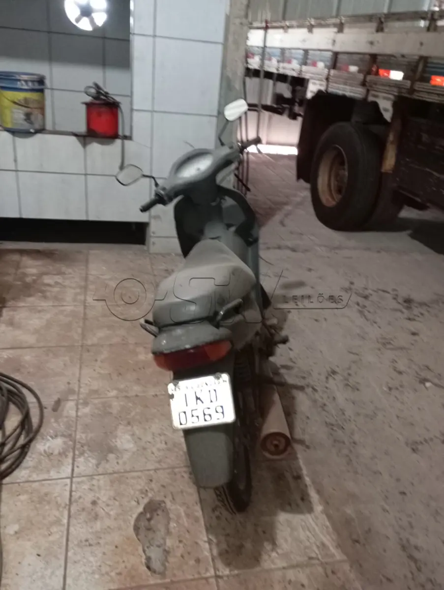 LOTE 011 - HONDA/C100 BIZ