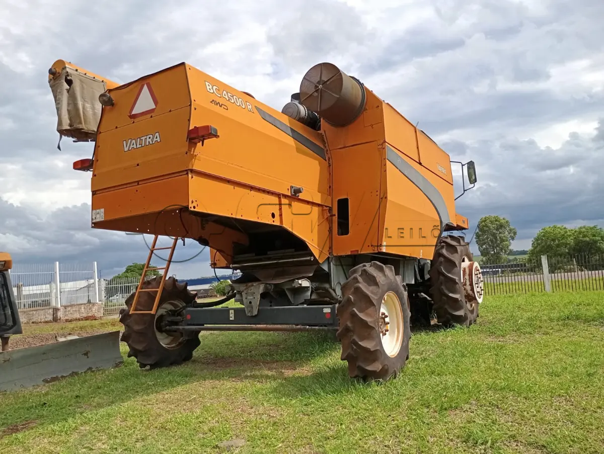Colheitadeira Valtra BC 4500