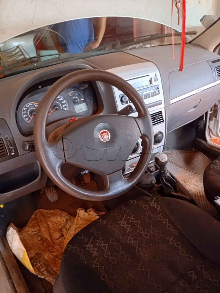 LOTE 001 - FIAT STRADA