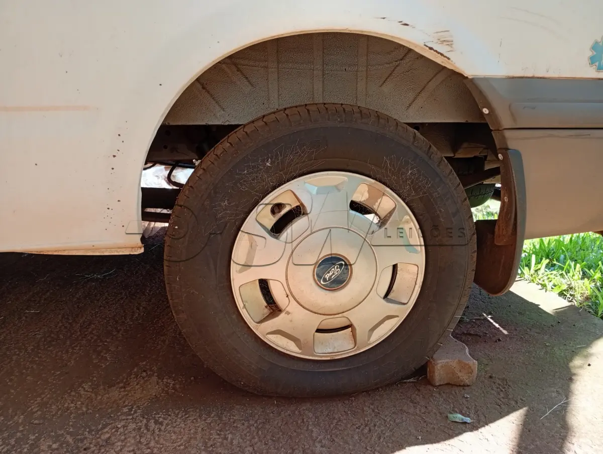 LOTE 023 - CAMINHONETE (AMBULÂNCIA), Placas IUX 9H30, RENAVAM 00589165046