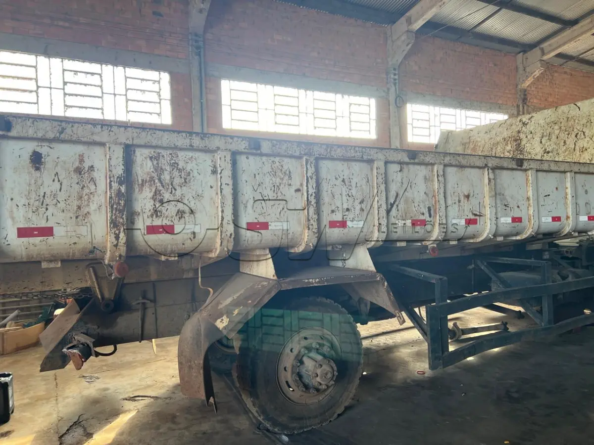 LOTE 001 - Caminhão FORD/F14000 HD; Placa IJB4975, ANO/MOD: 1998