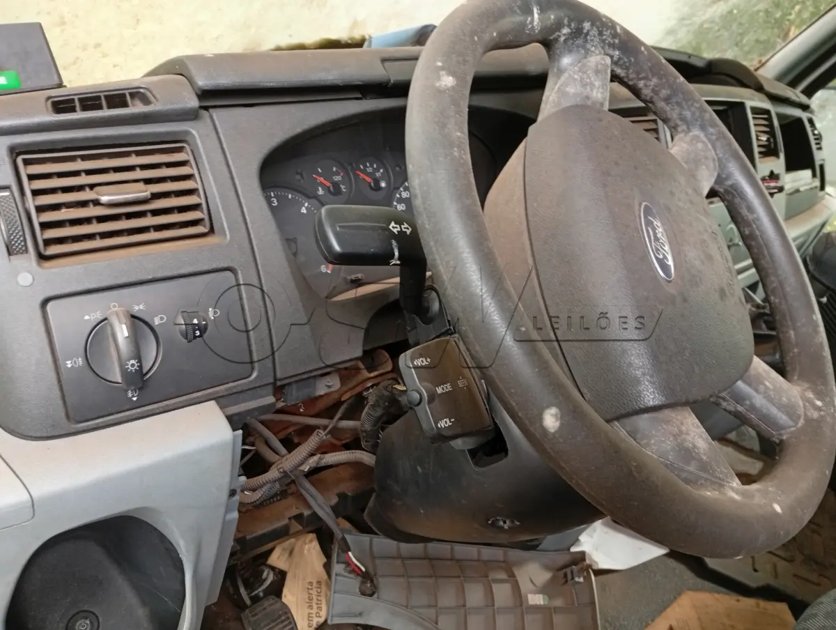 LOTE 006 - CAMINHONETE (AMBULÂNCIA) FORD TRANSIT TCA AMB, Placas ITA 0694, RENAVAM 00462519210