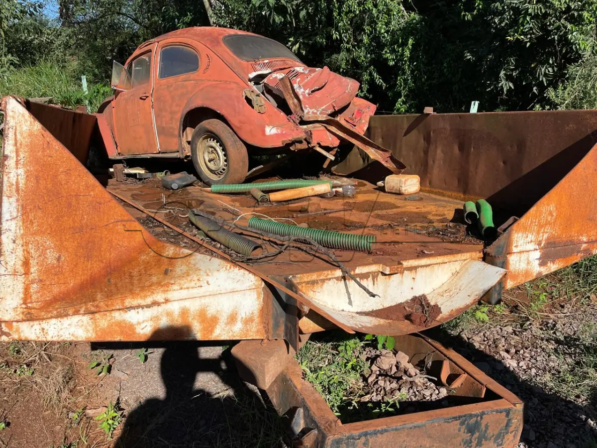 LOTE 008 - CAÇAMBA BASCULANTE