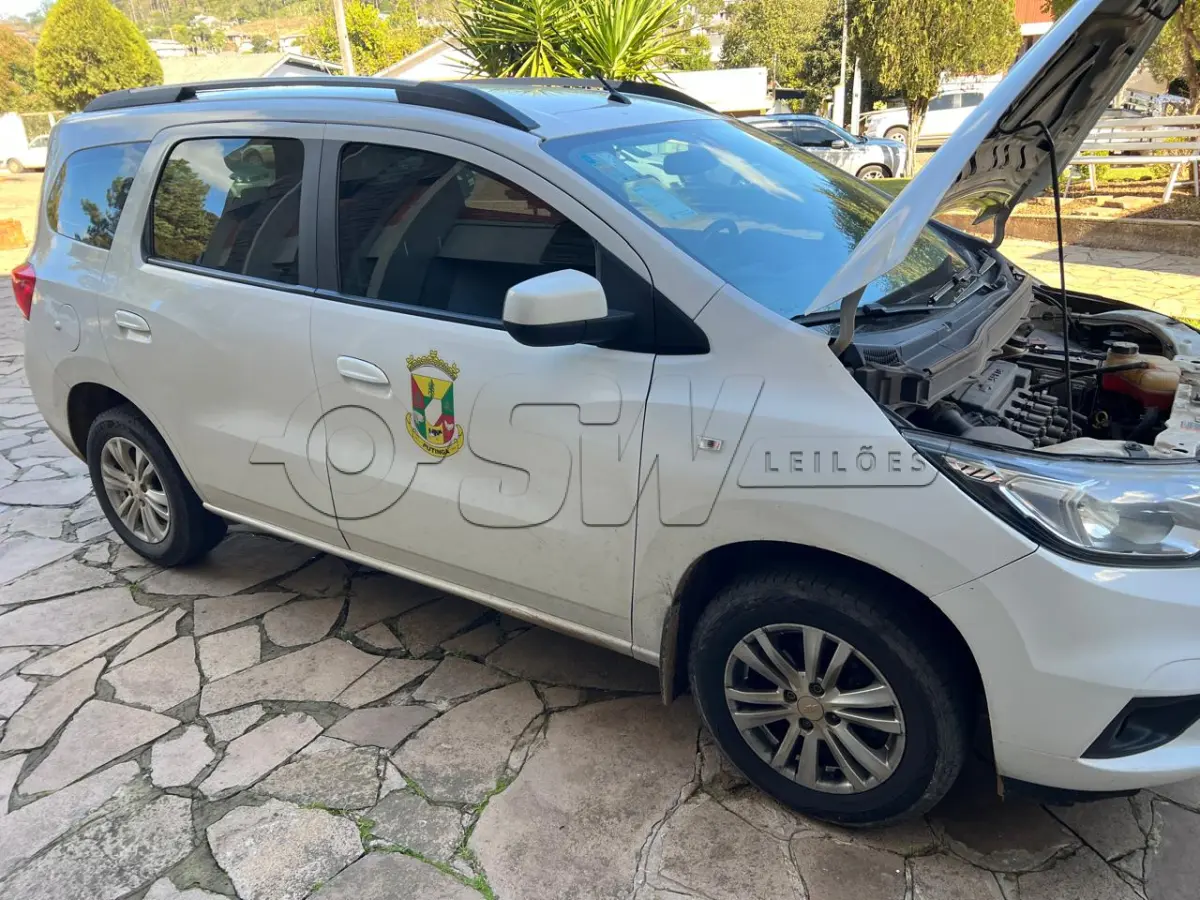 LOTE 012 - automóvel Chevrolet/Spin 1.8 AT LT7, placa JBO1D99. Cor Branca