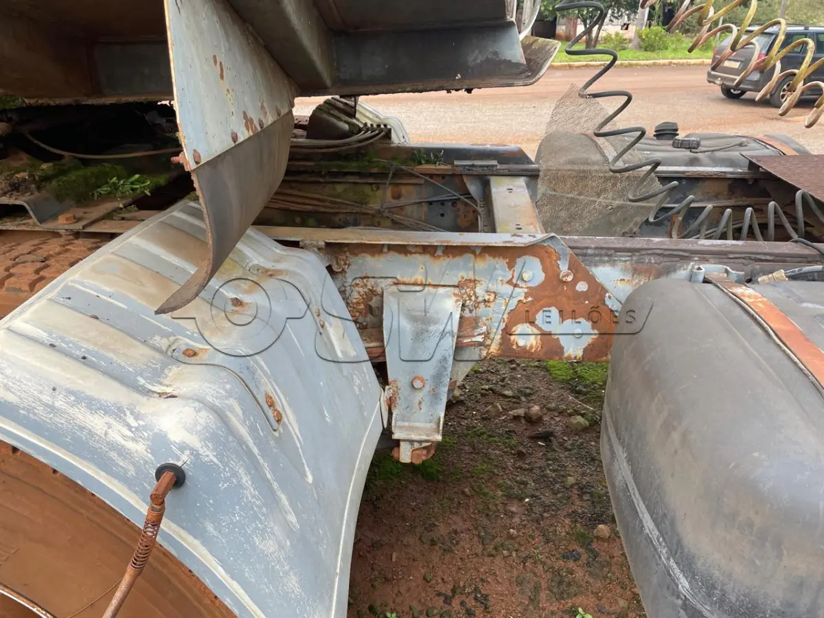 LOTE 002 - Caminhão Mercedes Benz