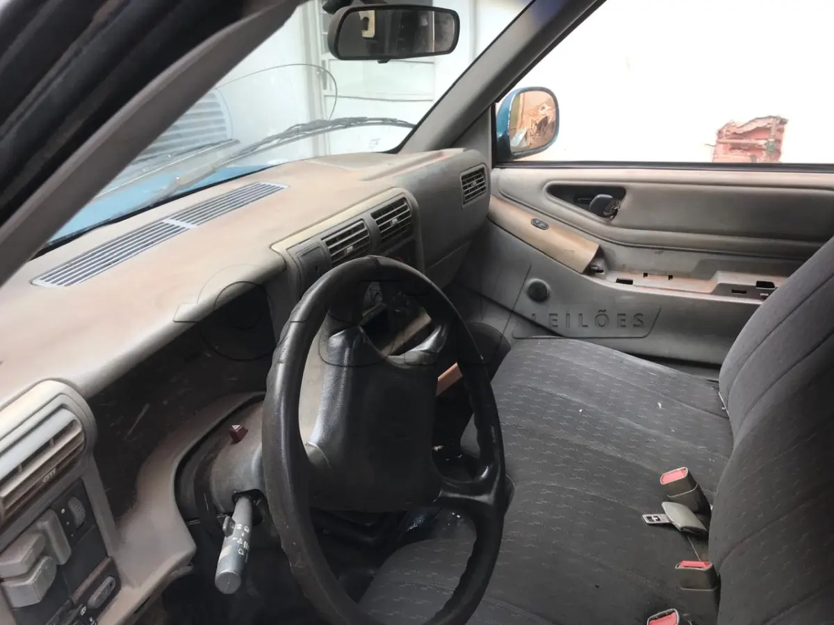 LOTE 001 - Caminhonete GM/S10