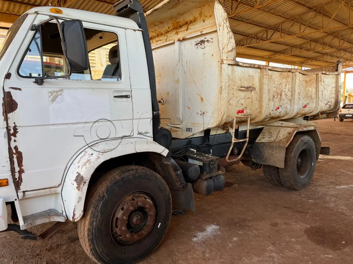 LOTE 001 - CAMINHÃO VW