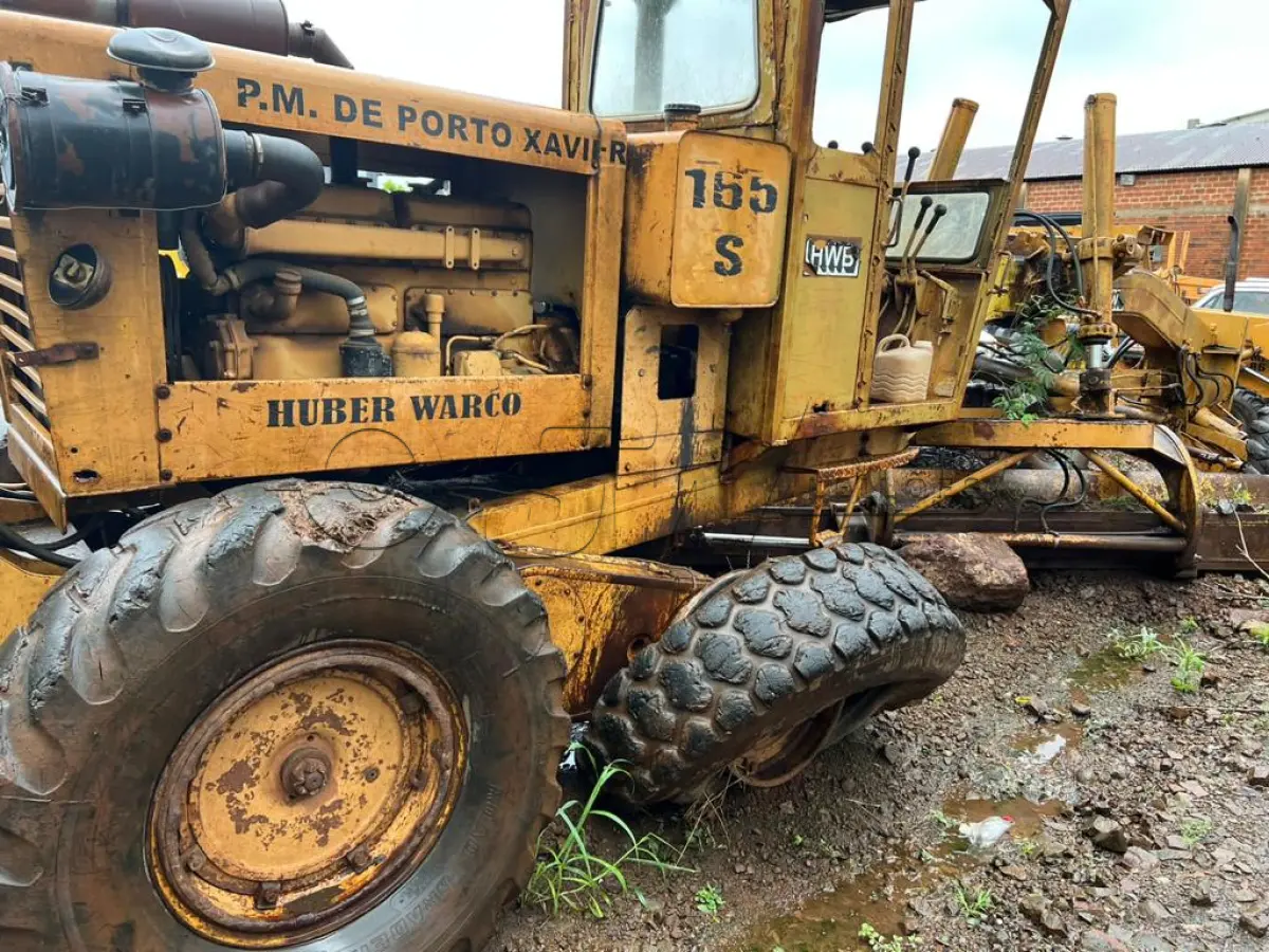 LOTE 005 - Motoniveladora Huber Warco 165M.