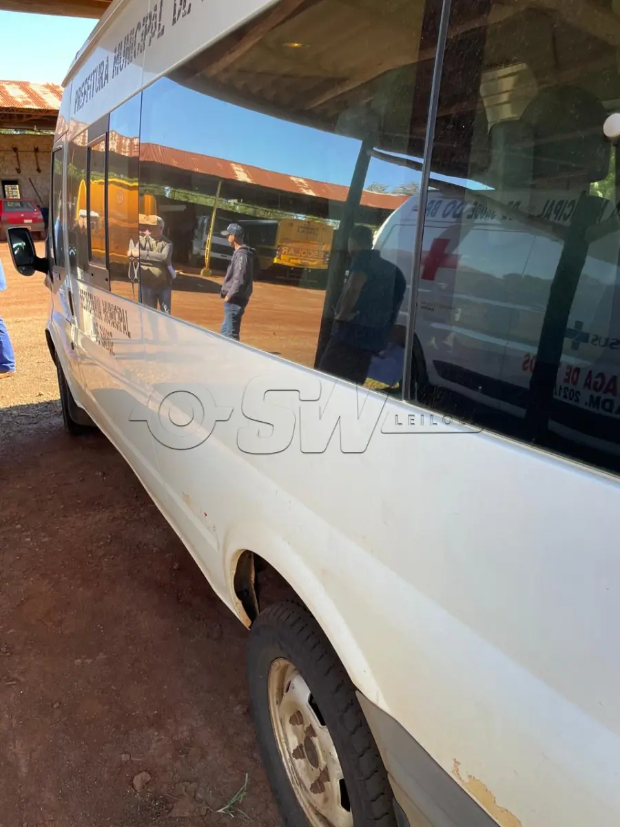 LOTE 005 - MICRO-ÔNIBUS FORD