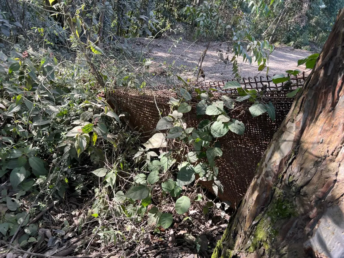 LOTE 018 - sucatas de peneiras e mandíbula para britagem