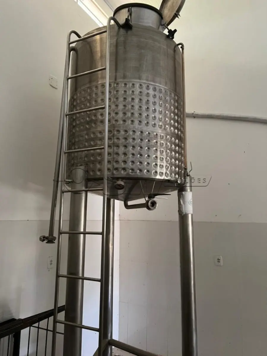 LOTE 006 - TANQUE AQUECEDOR