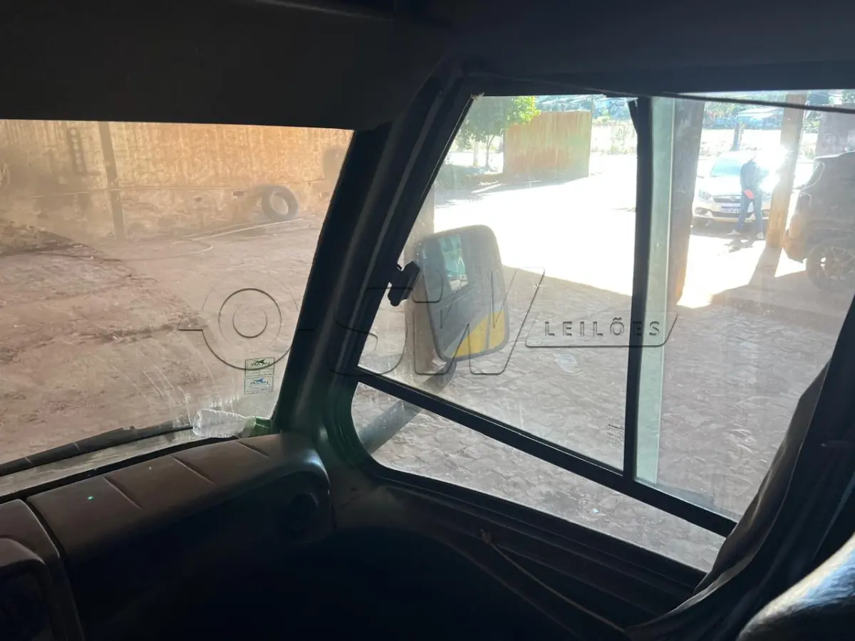 LOTE 015 - Ônibus MARCOPOLO/VOLARE V8 ON, ano/mod. 2005/2006, cor prata