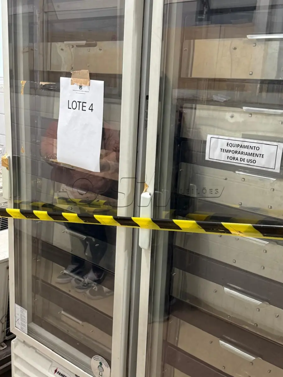 LOTE 004 - Lote de Sucatas, ar condicionados e câmaras frias