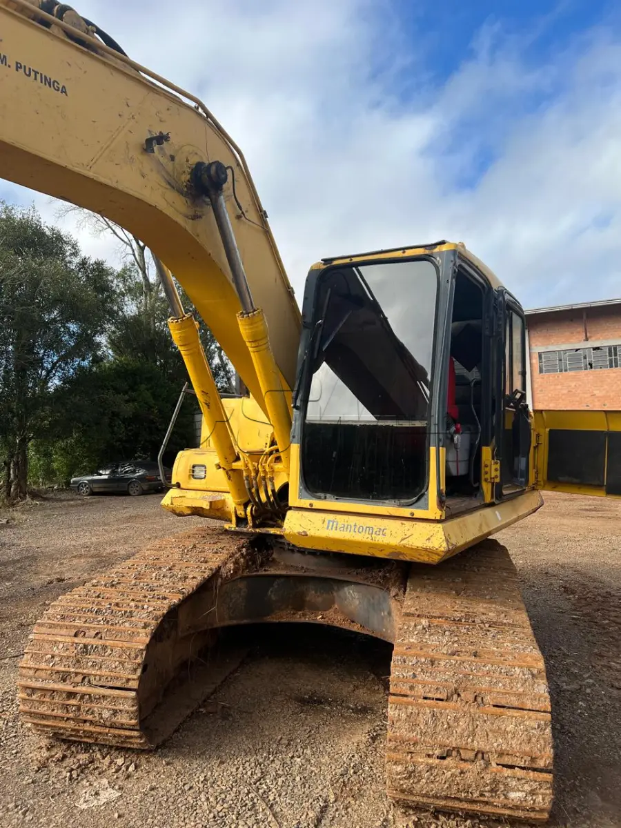 LOTE 010 - Escavadeira Hidráulica, marca Komatsu, modelo PC 160 LC-7B