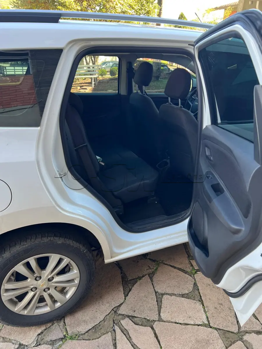 LOTE 012 - automóvel Chevrolet/Spin 1.8 AT LT7, placa JBO1D99. Cor Branca