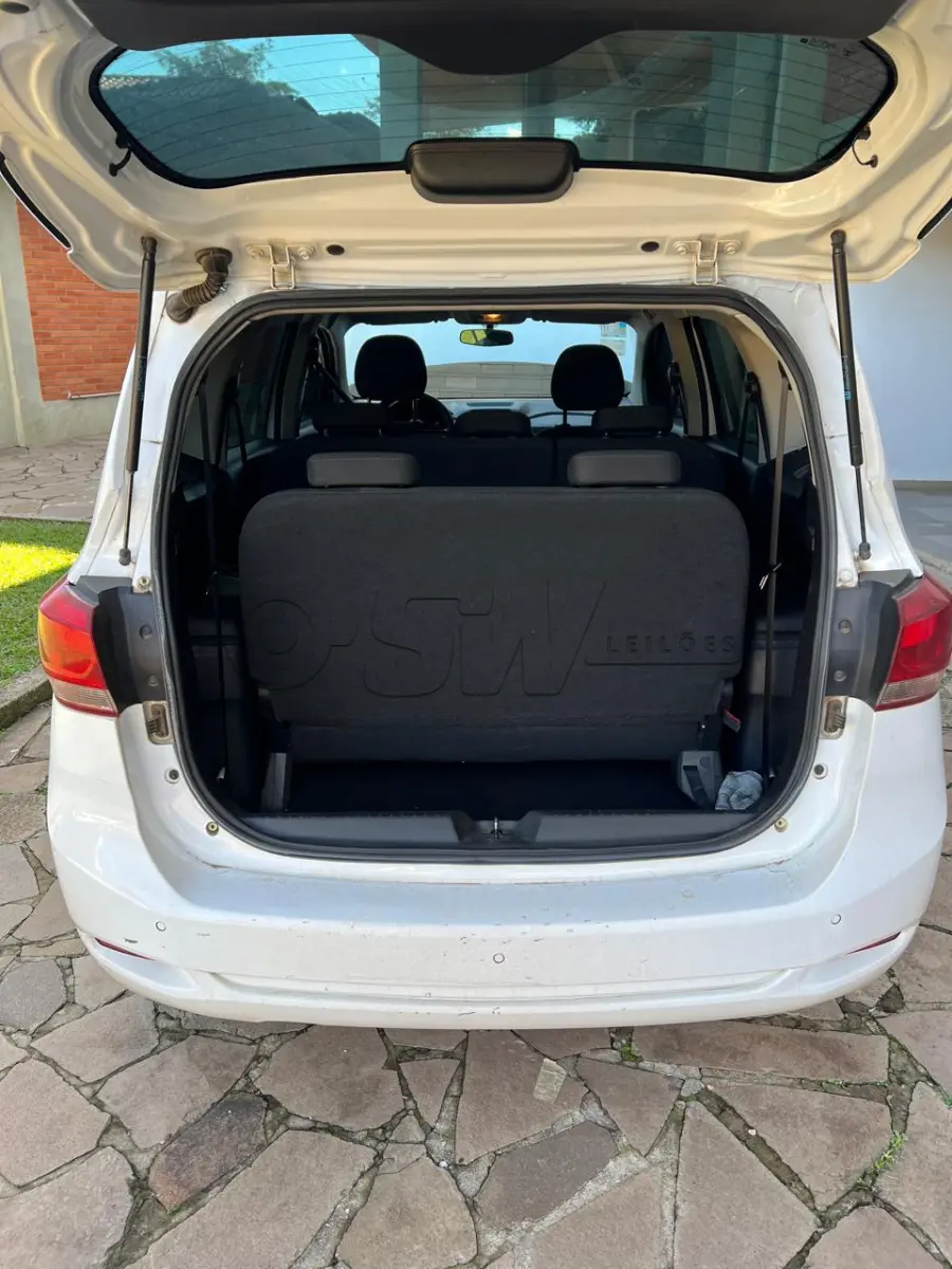 LOTE 012 - automóvel Chevrolet/Spin 1.8 AT LT7, placa JBO1D99. Cor Branca