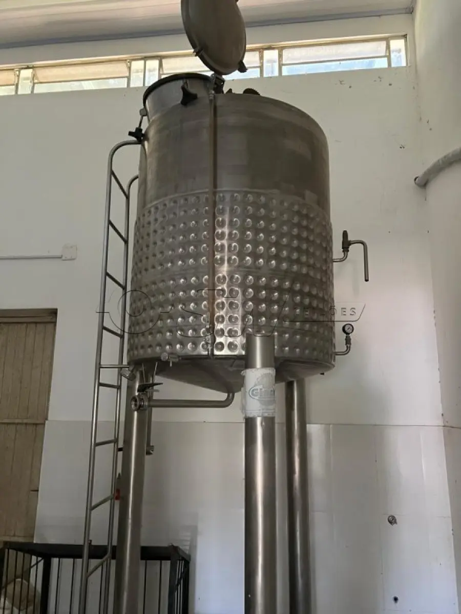 LOTE 006 - TANQUE AQUECEDOR