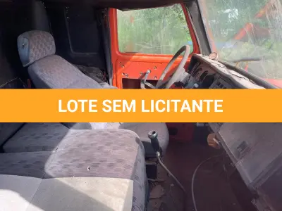 LOTE 002 - Caminhão