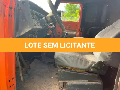 LOTE 002 - Caminhão